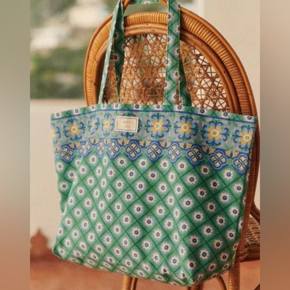 🌼 NWT Sezane X Momoni Blue and Green Floral Tote Bag